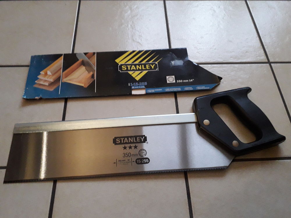 SCIE MANUE STANLEY. Bricolage