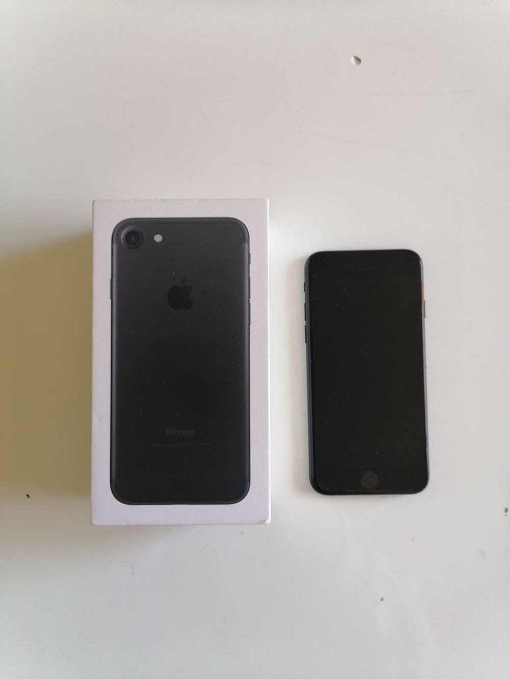 IPHONE 7 32 Go &eacute;tat parfait Téléphones et tablettes