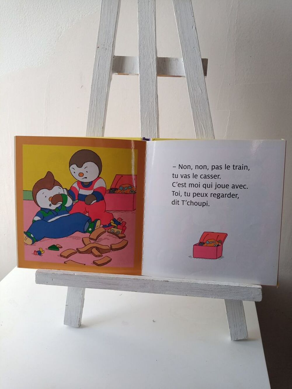 T'choupi ne veut pas pr&ecirc;ter Livres et BD