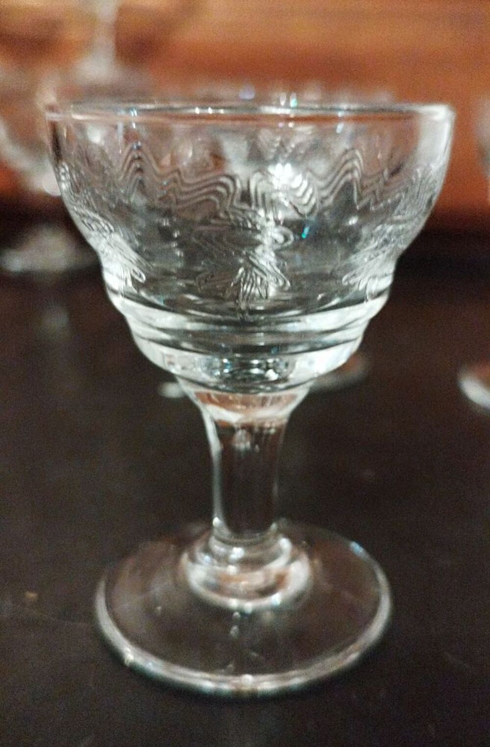 8 verres &agrave; liqueur anciens/cristal gravure art nouveau Cuisine
