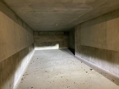  Parking / Garage  louer 50 m