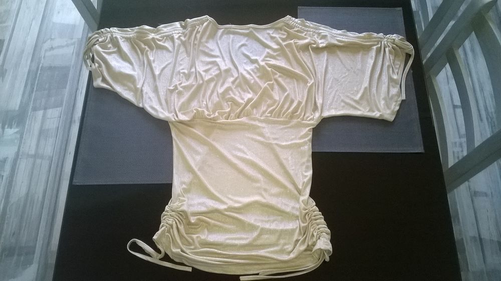 Tunique femme 
Couleur OR
Vêtements