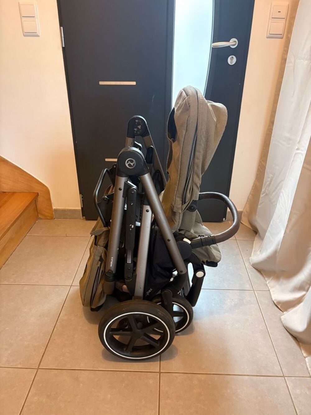 Poussette double marque Cybex gazelle S Pu�riculture