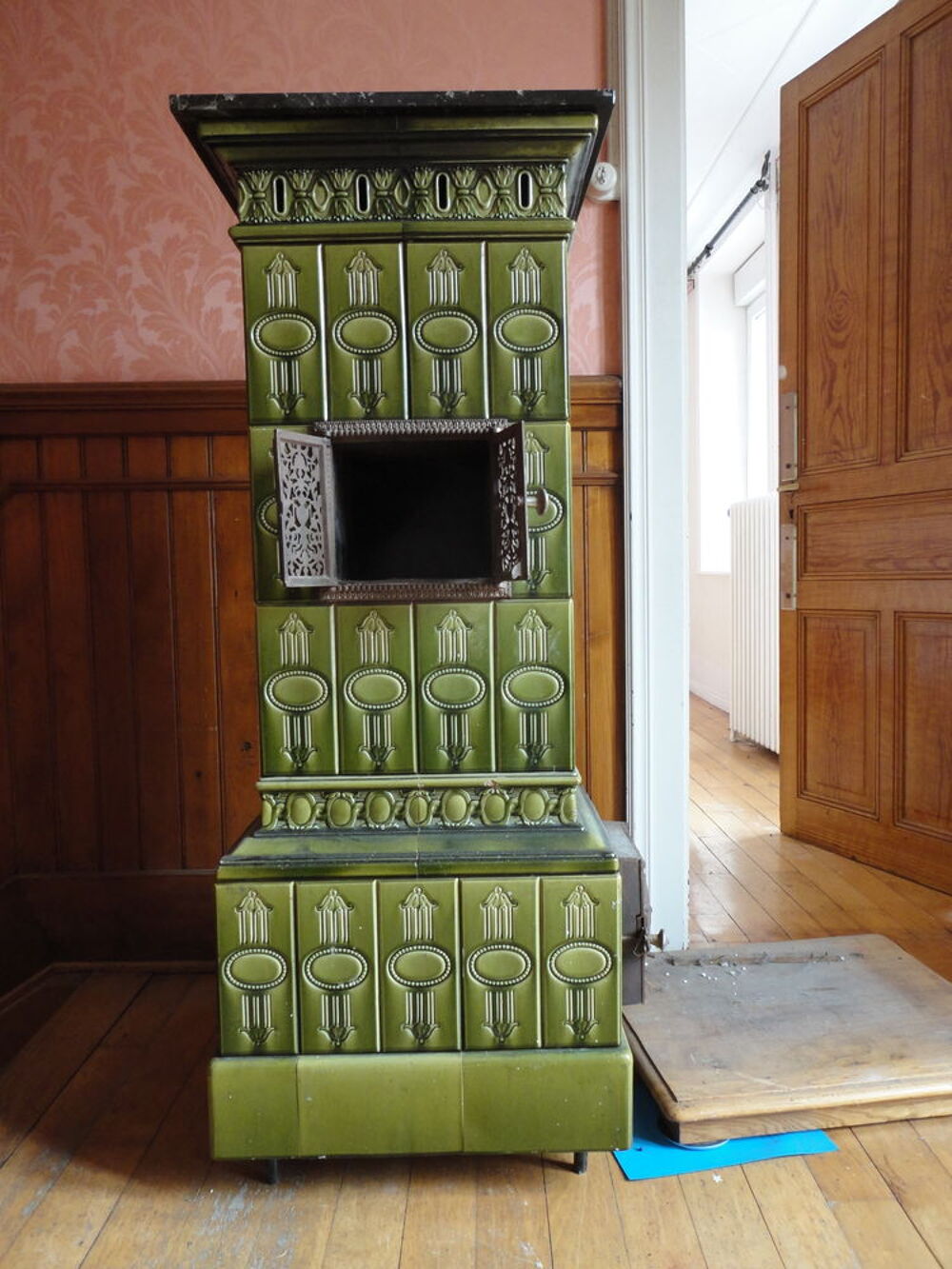 Fourneau Alsacien c&eacute;ramique. Décoration