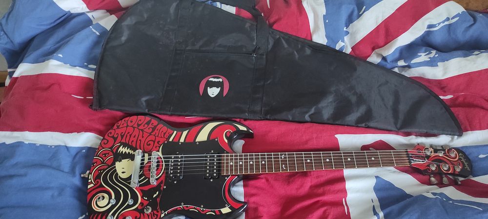 Epiphone g 310 Emily the strange Instruments de musique