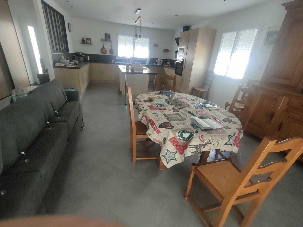 Vente Maison Villa av neuve 3 chambres cuisine équipée ouverte sur le séjour Salle de bain à  l, italienne 700 m terrains prix 250000 e Sainte-florine