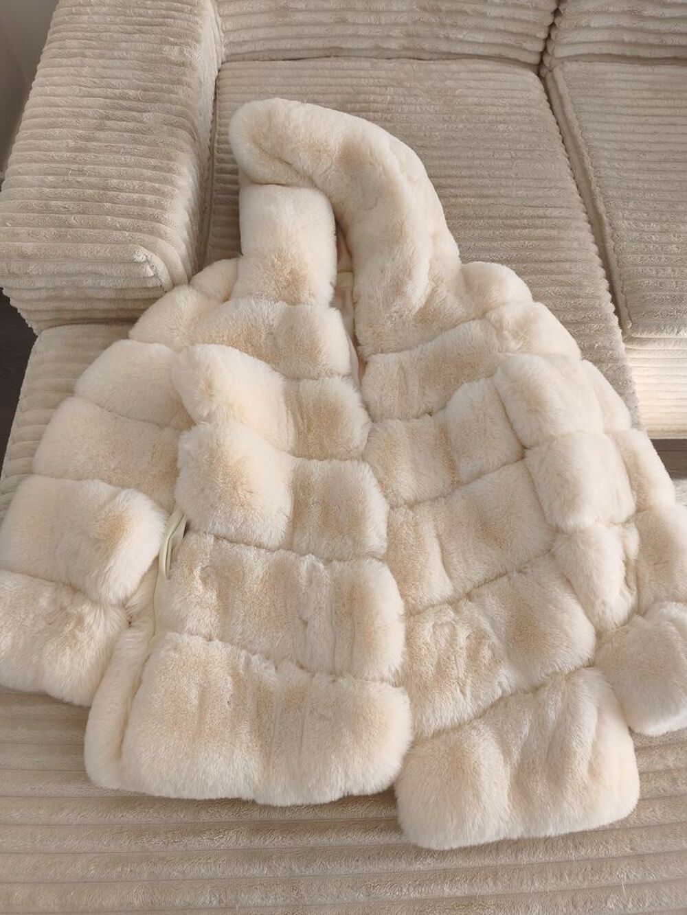 Doudoune fausse fourrure Vêtements