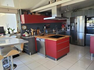  Villa  vendre 8 pices 320 m