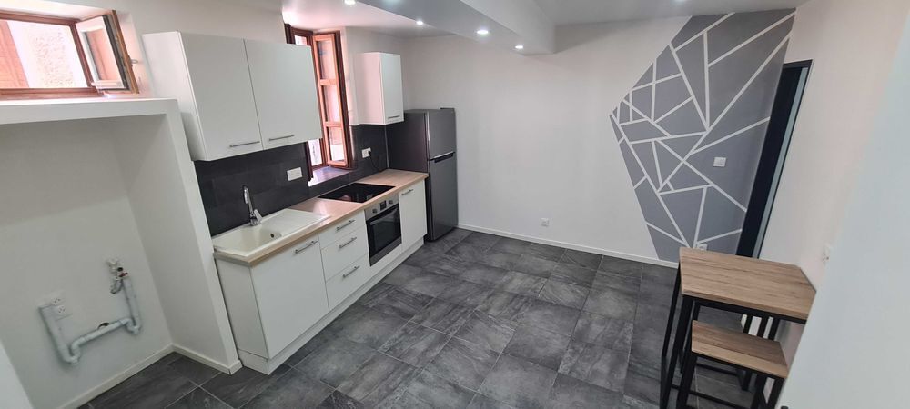 Location Appartement T2 Hypercentre Refait à  NEUF Trévoux