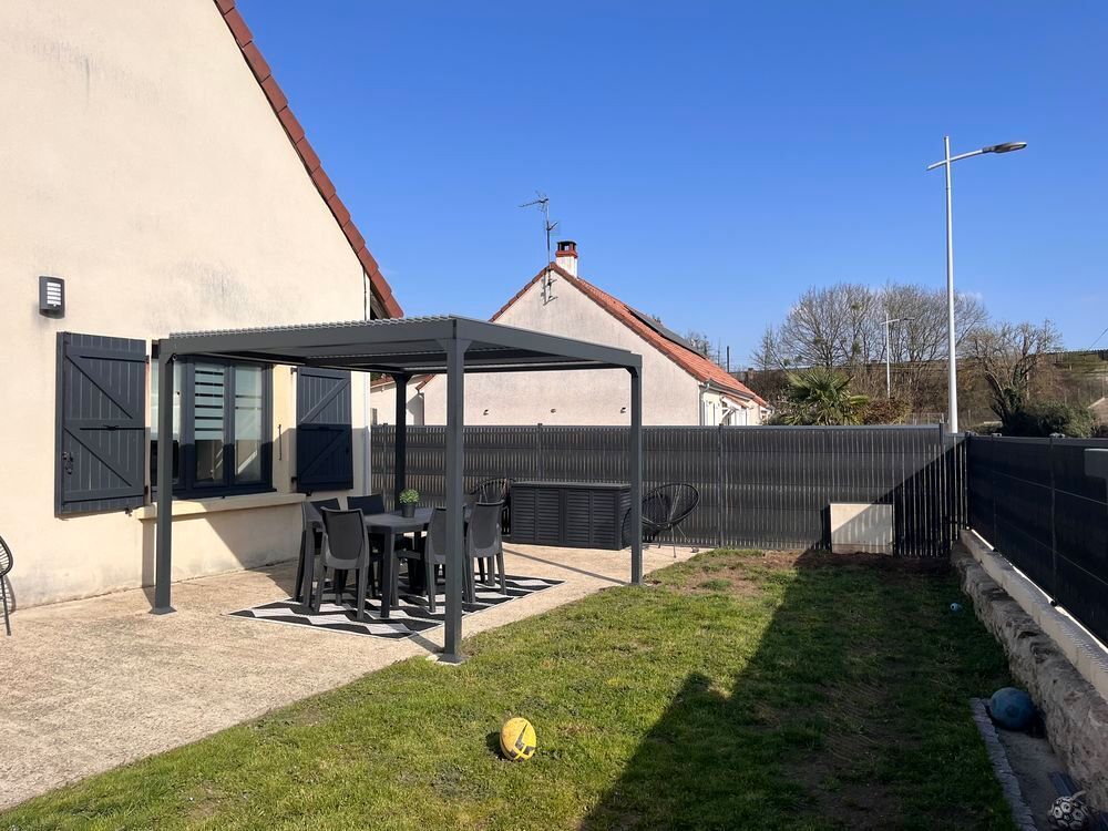 Vente Maison Maison 70 m² avec jardin, pergola et dépendance €