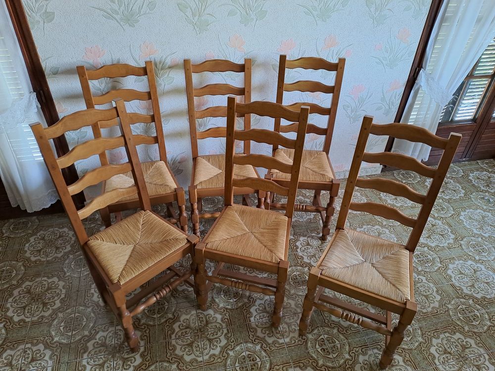 TABLE monast&egrave;re et 6 CHAISES Meubles