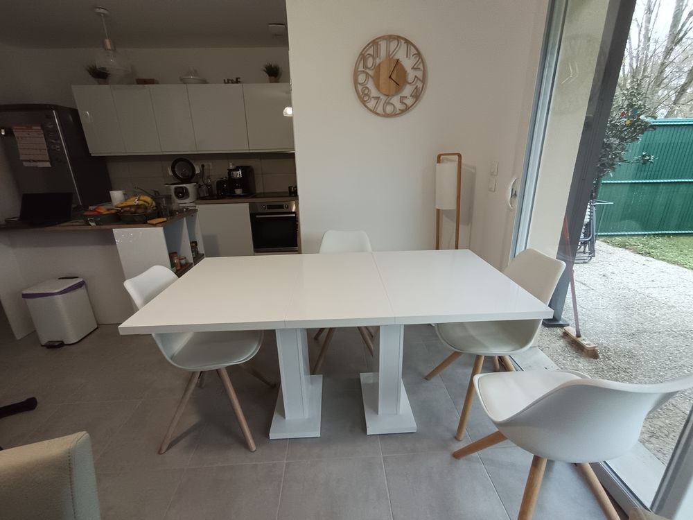 Table et chaises S&agrave;M Meubles