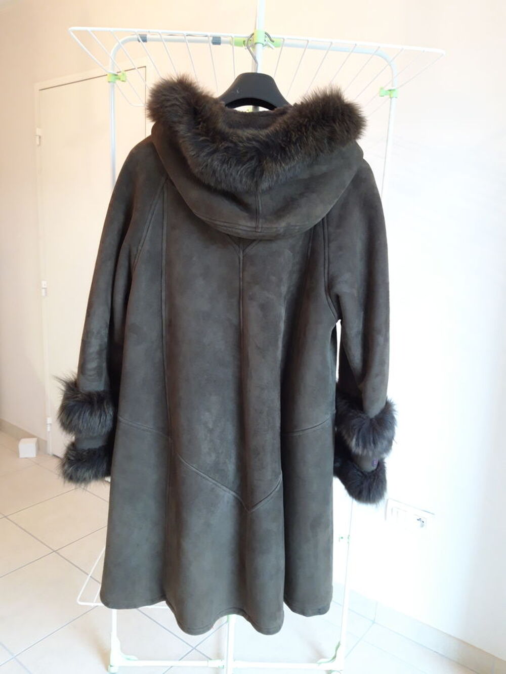 Manteau en Peau Lain&eacute;e et Renard vert V&eacute;ritable Vêtements