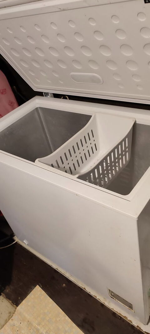 Cong�lateur bahut 200 L Valberg  130 Agde (34)