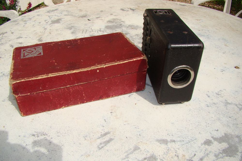Ancien projecteur film 35 mm OSEF Lux 145 - ann&eacute;es 1950 
