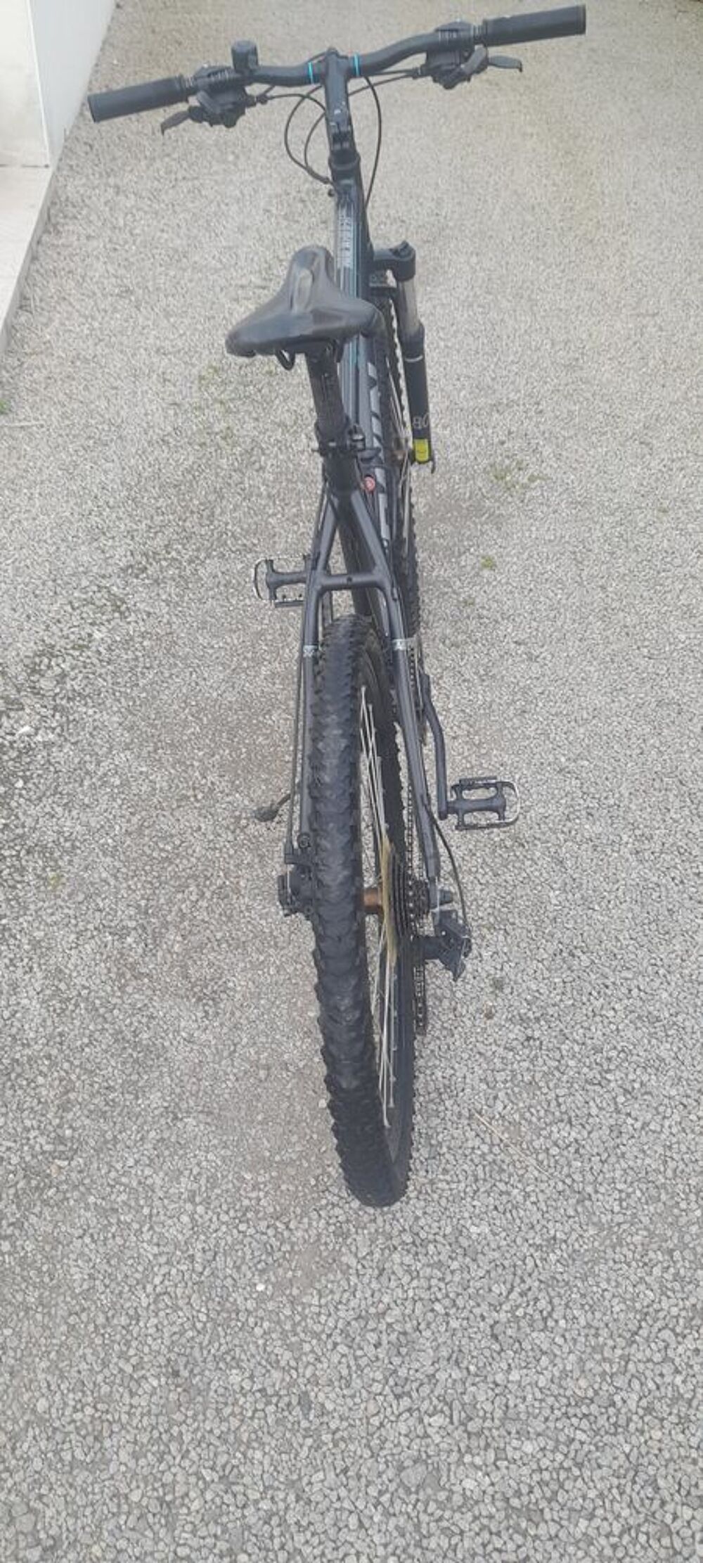 V&eacute;lo rockrider &eacute;tat parfait ann&eacute;e 2020 prix 100E Vélos