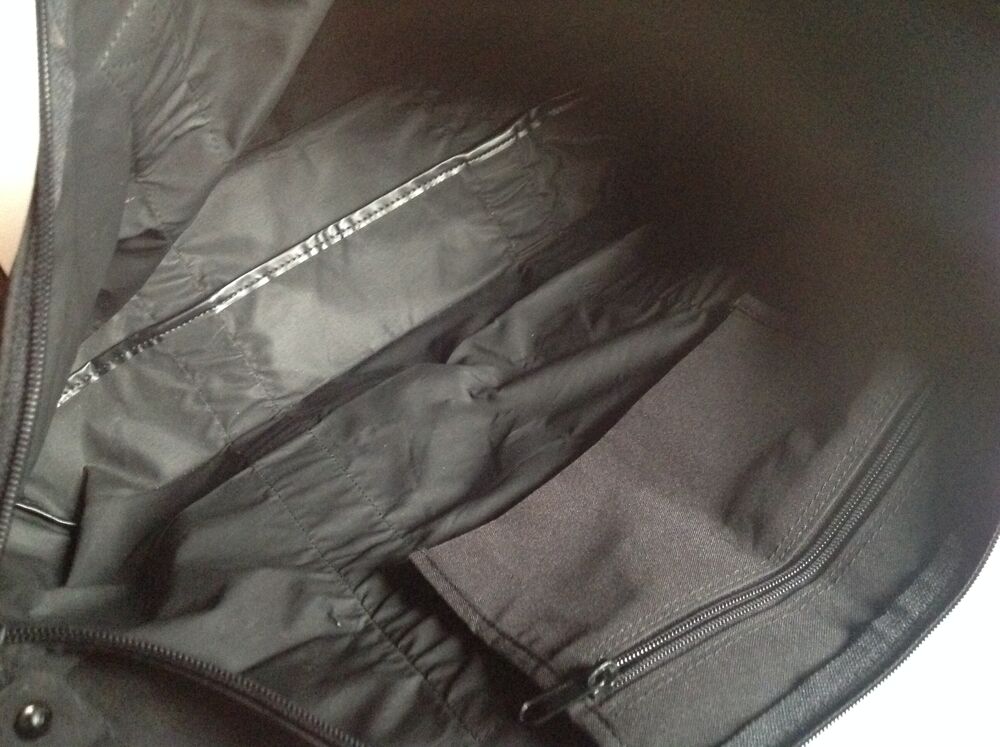 GRAND SAC EN TISSU OUEST-VOYAGES Envoi Possible
Maroquinerie
