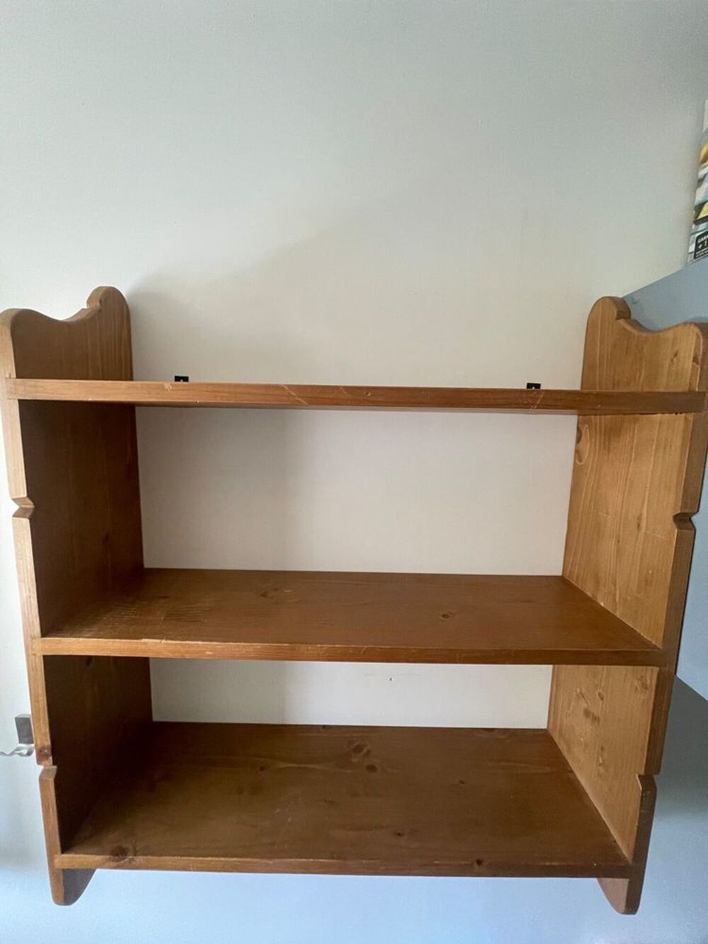 Etag&egrave;re 3 planches de style anglais en pin massif Meubles