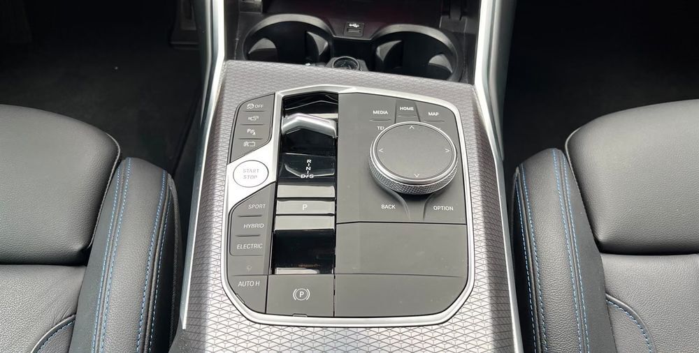 S&eacute;rie 3 330e xDrive M Sport 292 ch 2025 occasion 69006 Lyon