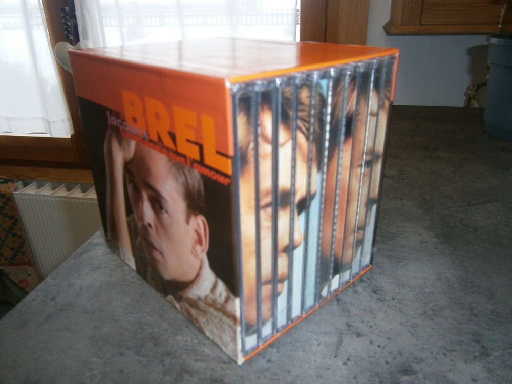 Coffret neuf "JACQUES-BREL L'INTEGRALE 10 CD CD et vinyles