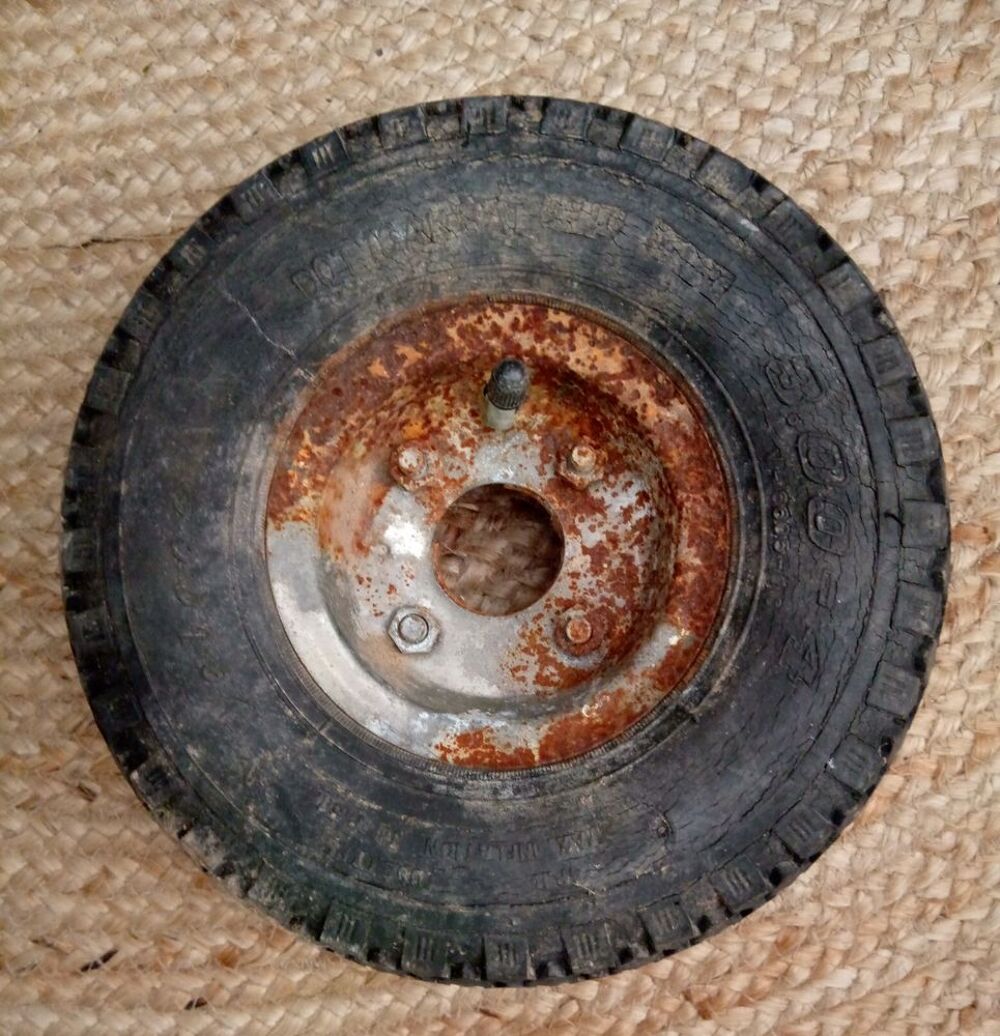 roue avec pneu 3.00 - 4 Bricolage