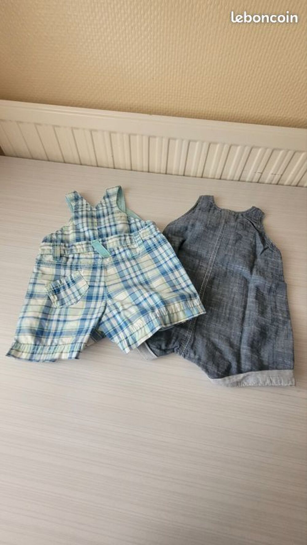 Lot de 2 salopettes ( 6 mois) Puériculture