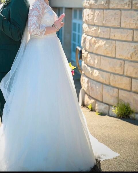 Robe de mari�e �l�gante  ? 1055 Venette (60)