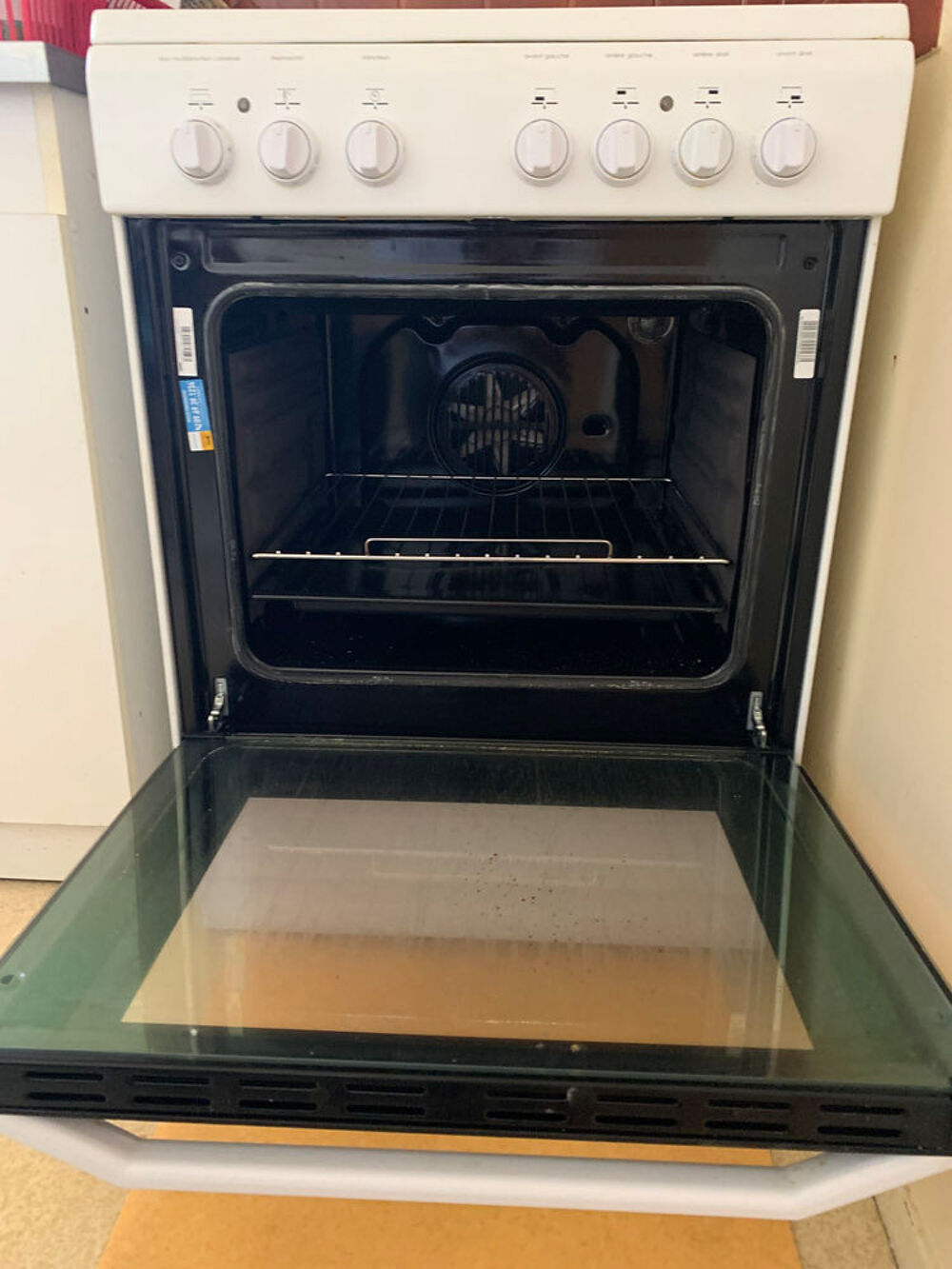 cuisini&egrave;re INDESIT en tr&egrave;s bon &eacute;tat. Electroménager
