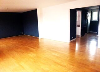  Appartement à louer 6 pièces 117 m²