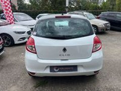 Clio III 1.2 16V 75 eco2 Expression Clim Euro 5 2011 occasion 82000 Montauban