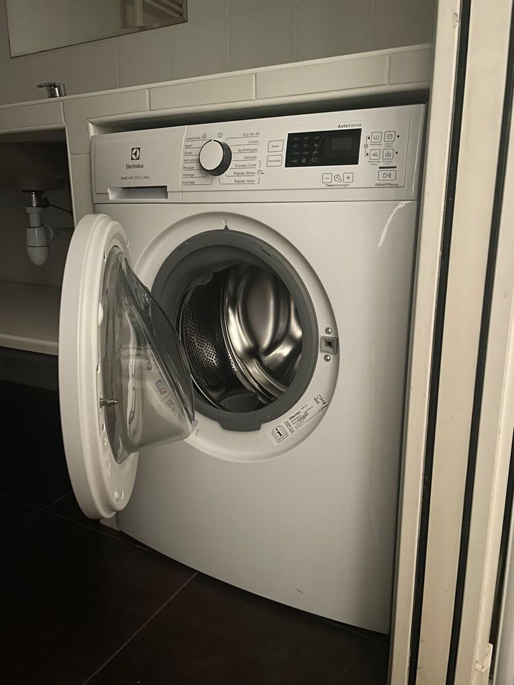 Machine &agrave; laver Electrolux - 8kg
Electroménager
