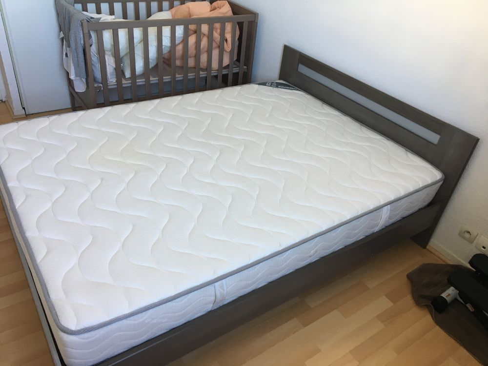 Ensemble cadre de lit + matelas + sommier Meubles