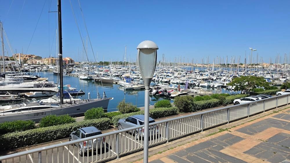 Vente Appartement LE CAP D'AGDE: PORT vue bateaux STUDIO-CABINE rénové, CAVE /Piscine Le cap d agde