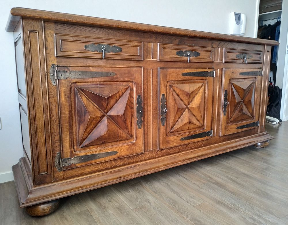 Beau Buffet Ch&ecirc;ne. Meubles