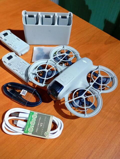 Drone DJI N�o + 3 batteries+ hub de chargement + c�bles USB 100 Brie (16)