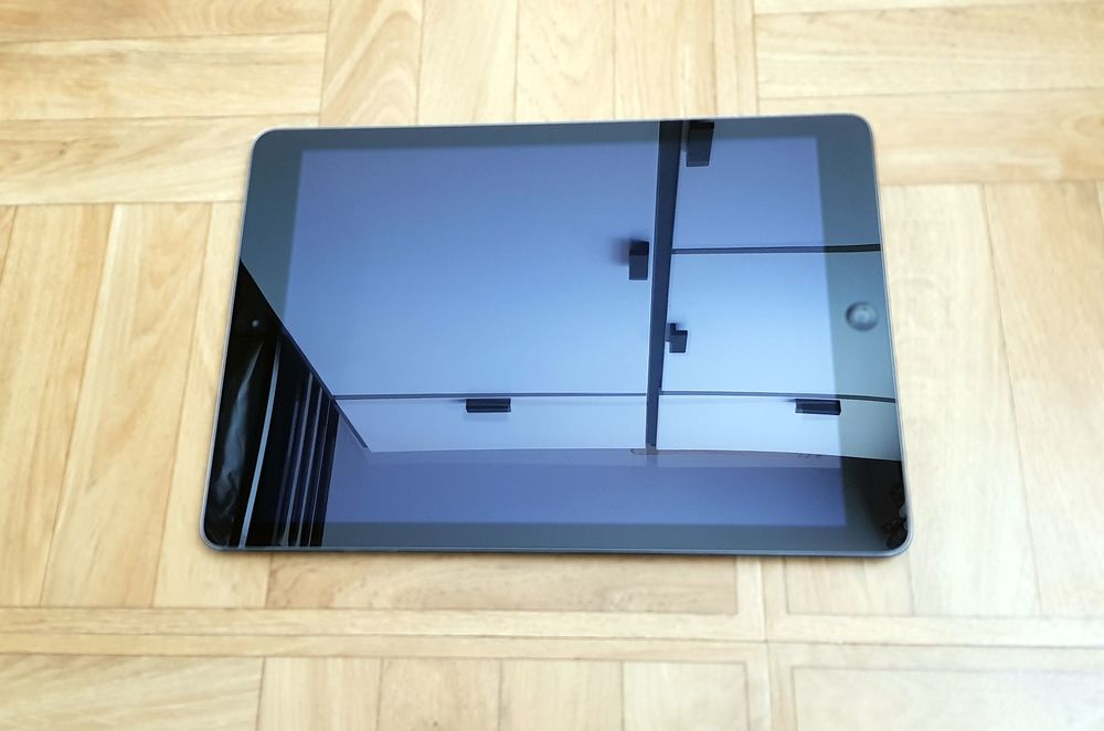 Tablette iPad Air (2014) 16 Go - WiFi - Gris Sid&eacute;ral ? HS Tlphones et tablettes