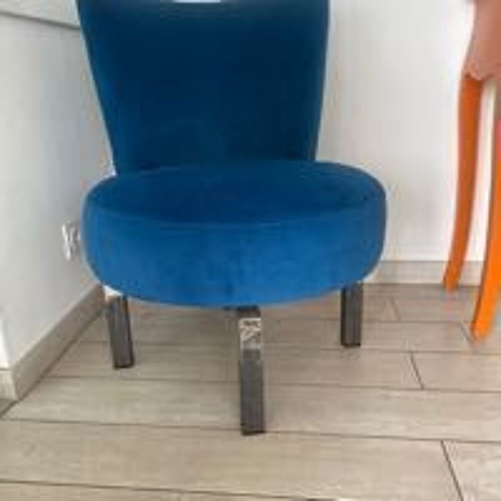 2 Magnifiques Fauteuils pivotants bleu canard velours et fer forg&eacute; Meubles