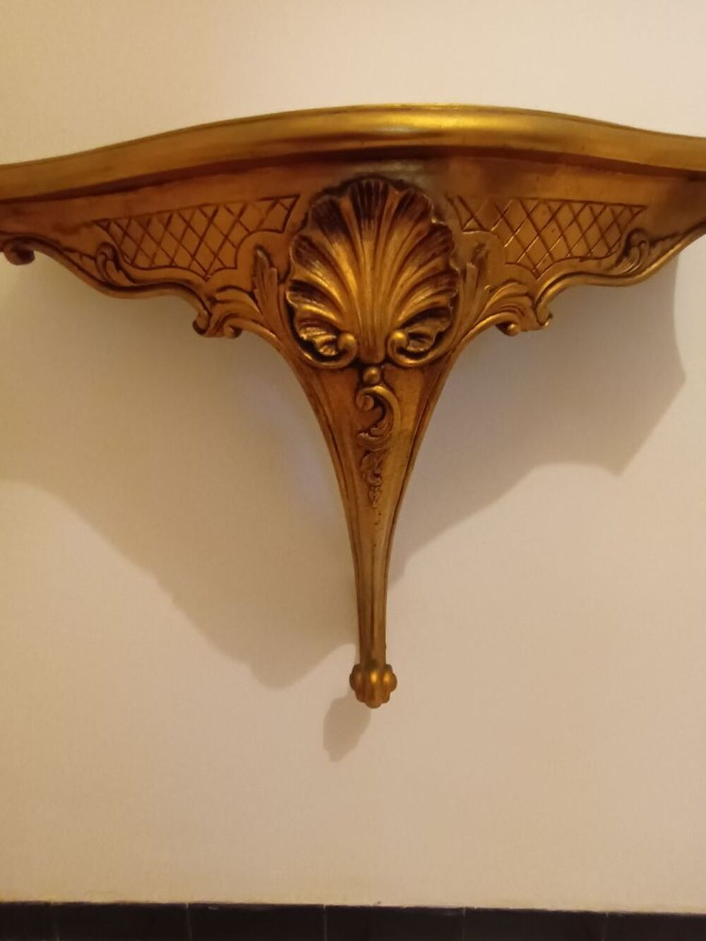 Console murale dor&eacute;e Meubles