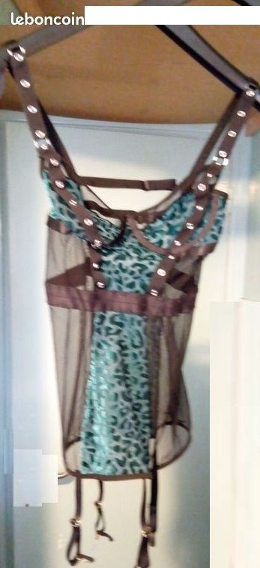 Ensemble body porte jarretelle et string - taille S Vêtements