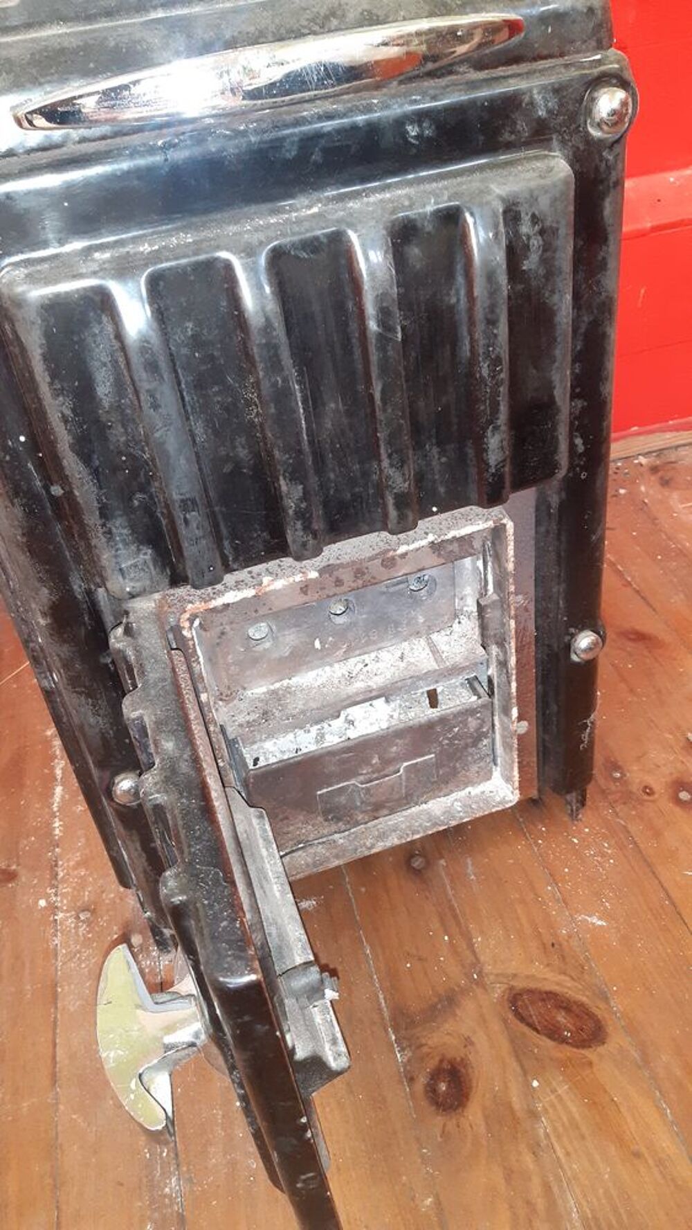 Po&ecirc;le &agrave; bois. Electroménager