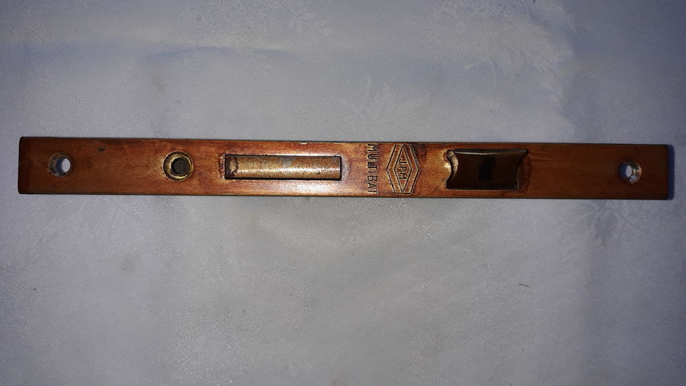 Serrure &agrave; encastrer
Bricolage