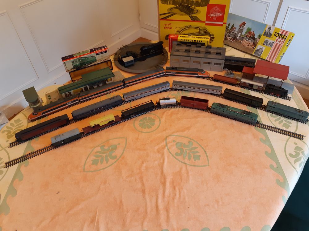 Ensemble train &eacute;lectrique miniature HO Jeux / jouets