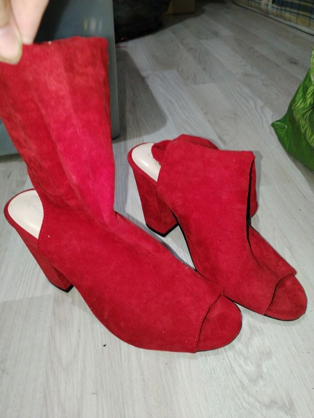 Chaussures en daim a talons pointure 39 Chaussures
