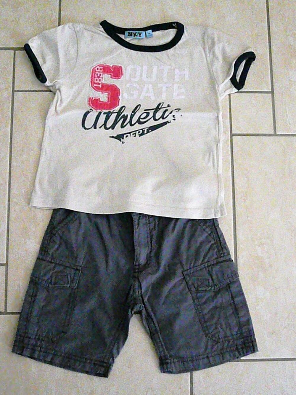 Ensemble 2 pi&egrave;ces 4 ans (n&deg;23) Vêtements enfants