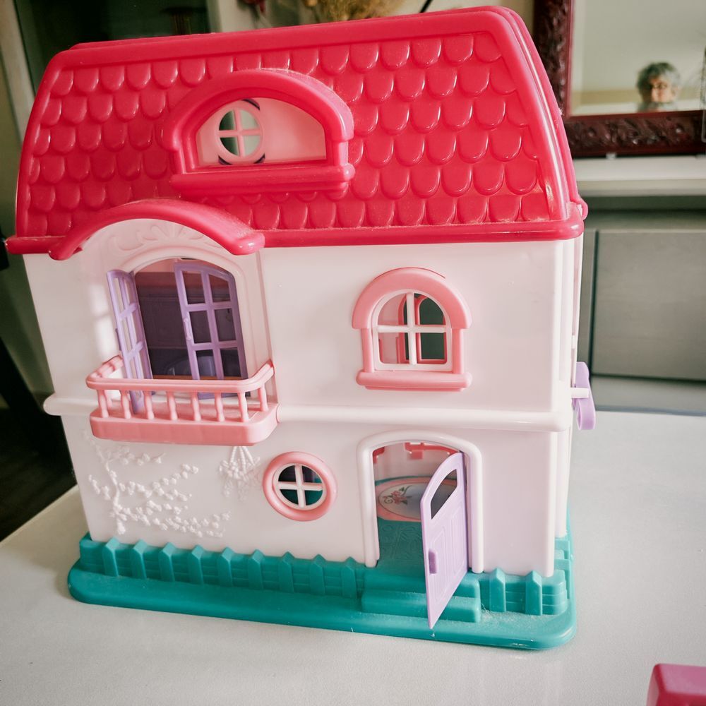 MAISON DE POUPEES et DIVERS Jeux / jouets