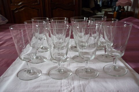 12 grands verres sur pied  vintage  Saint-Fons (69)