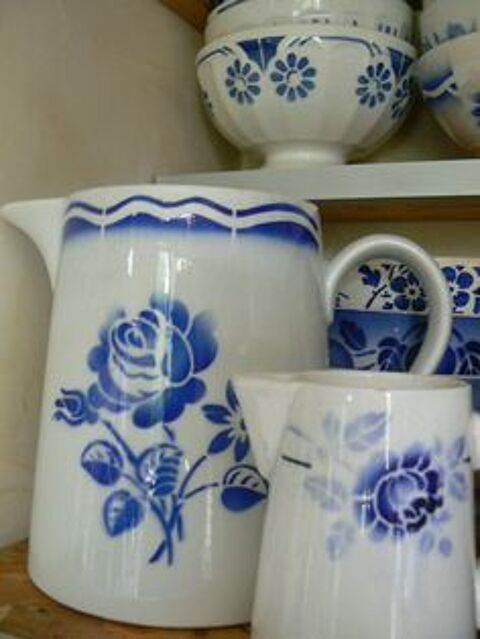 Je recherche vaisselle ancienne dessins bleus IDENTIQUE AUX  1 Celles-sur-Belle (79)