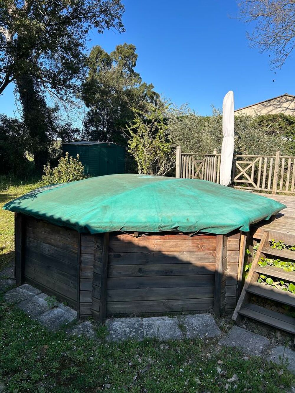 piscine en bois-hors sol avec terrasse Jardin