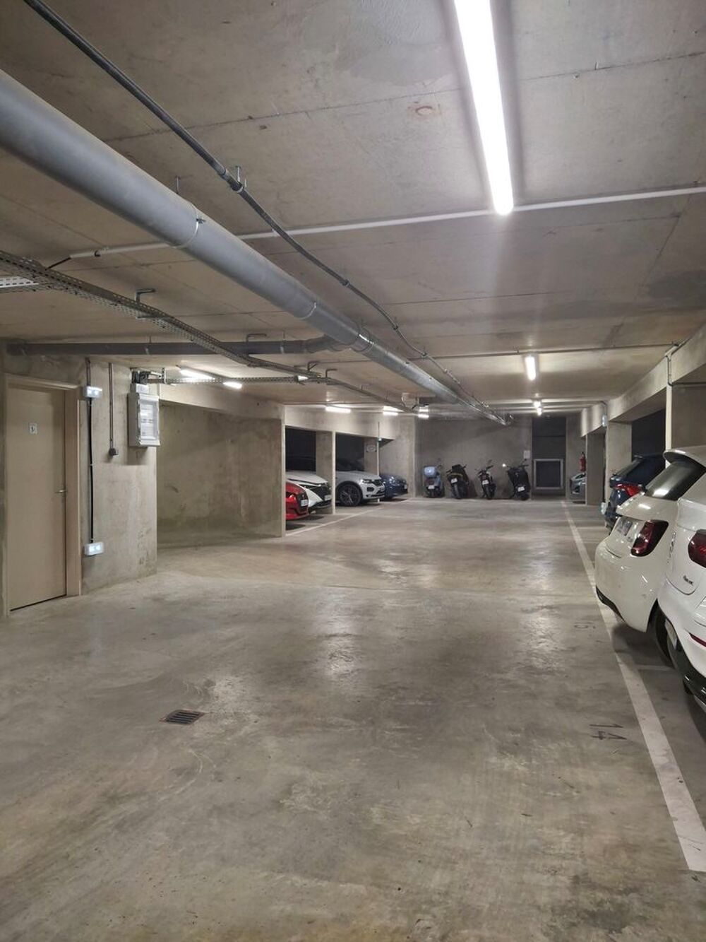 Location Parking/Garage Parking Nice