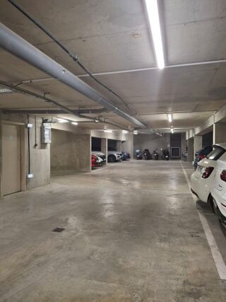  Parking / Garage à louer 15 m² Nice